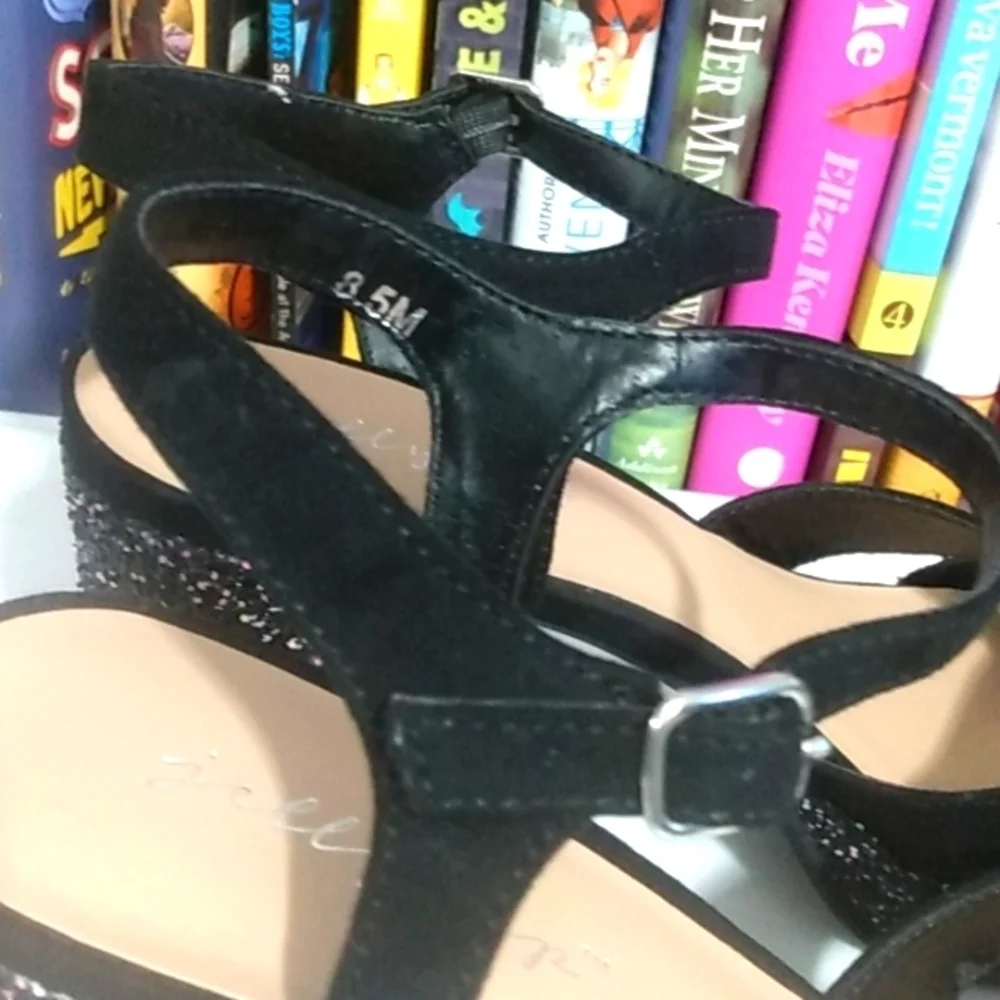 JELLYPOP BLACK STRAPPY PLATFORM GLITTER SPARKLE ANKLE STRAP HEELS SIZE 8.5 NWT